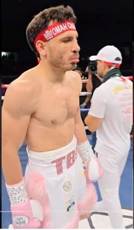 Tensión en el Ring: Yair "Pantera" Rodríguez Desafía a Omar Chávez Durante Combate de Boxeo
