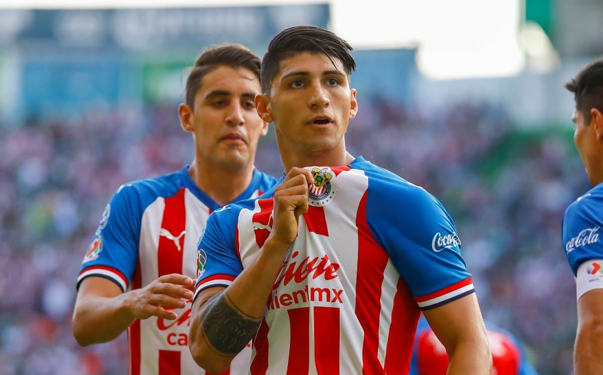 El Regreso de Alan Pulido a Chivas: Un Llamado a la Gloria y un Desafío al Clásico Rival