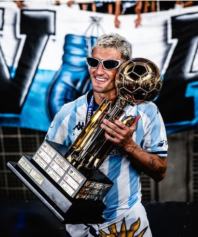 Martirena Lidera a Racing a la Gloria en la Recopa Sudamericana