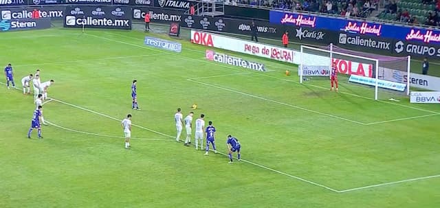 Liga MX: Cruz Azul Empata con Mazatlán Tras Penal de Último Minuto